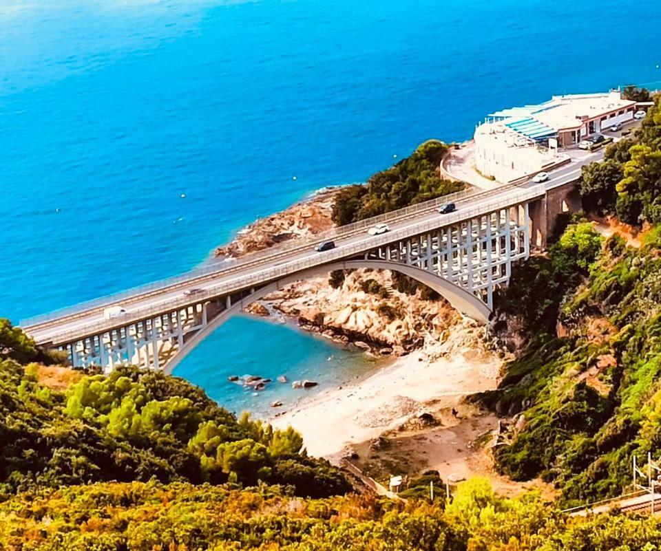 La Lanterna sul mare Livorno Exterior foto